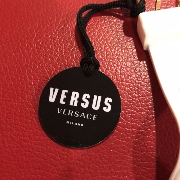 NWT Versace watch and case - Picture 4 of 4